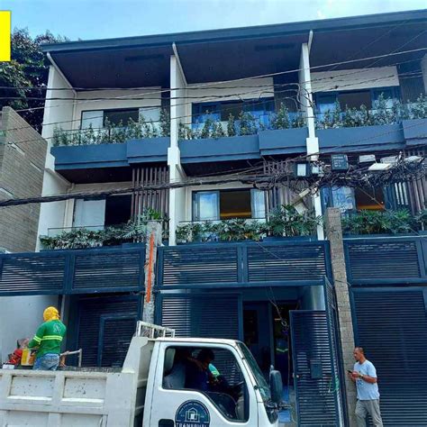 Townhouse For Sale in Mandaluyong, Metro Manila .